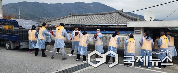 고려인 동포 봉사동아리 난방지원 봉사(사진=제천시)