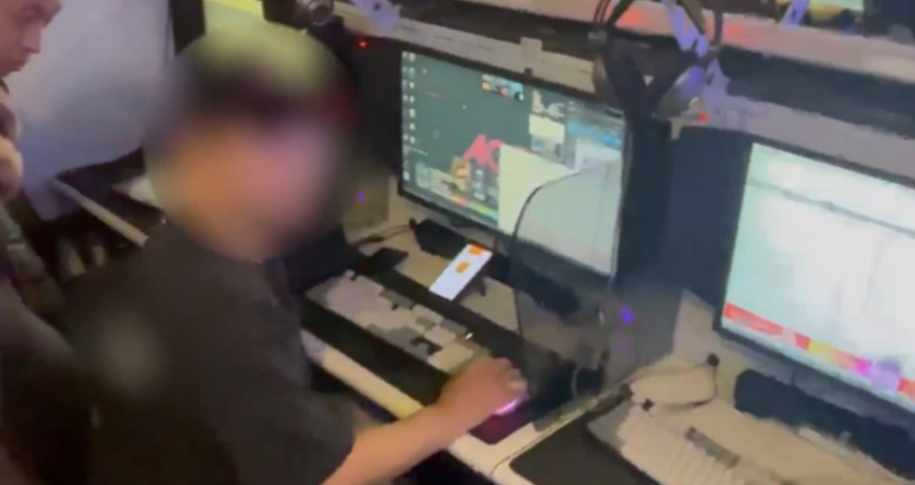 PC방에서 매크로 프로그램으로 프로 야구 티켓을 예매하다 검거된 40대. 대전경찰청 제공