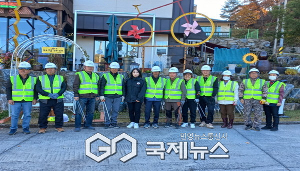 평은면 강동2리 마을주민 국토대청결운동 단체기념사진