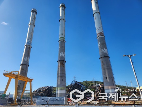 (사진=주영곤 기자) 11일 울간화력발전소 타워 발파로 무너진 4.5.6호기 모습
