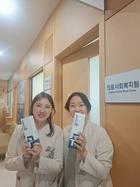 라플레, 프리벤덤 MD(Medical device) 크림 1억 원 상당 현물 기부 / 사진=국립암센터 의료사회복지팀