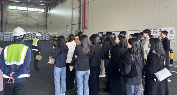 글로벌 선사 대상 인천항 설명회 및 견학 현장. 사진=인천항만공사