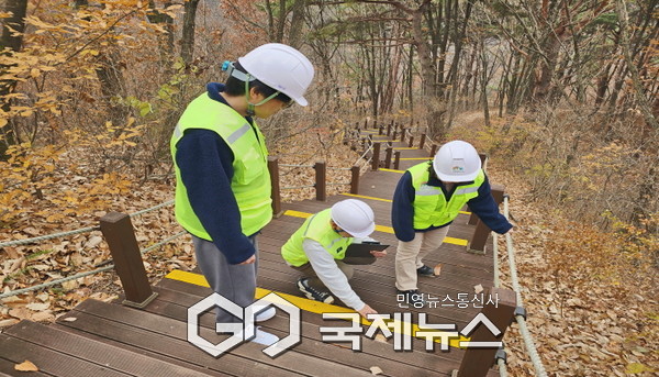 직원과 고객의 안전을 위한 동절기 대비 시설 및 제설장비 점검(한국산림복지진흥원 국립제천치유의숲 제공)