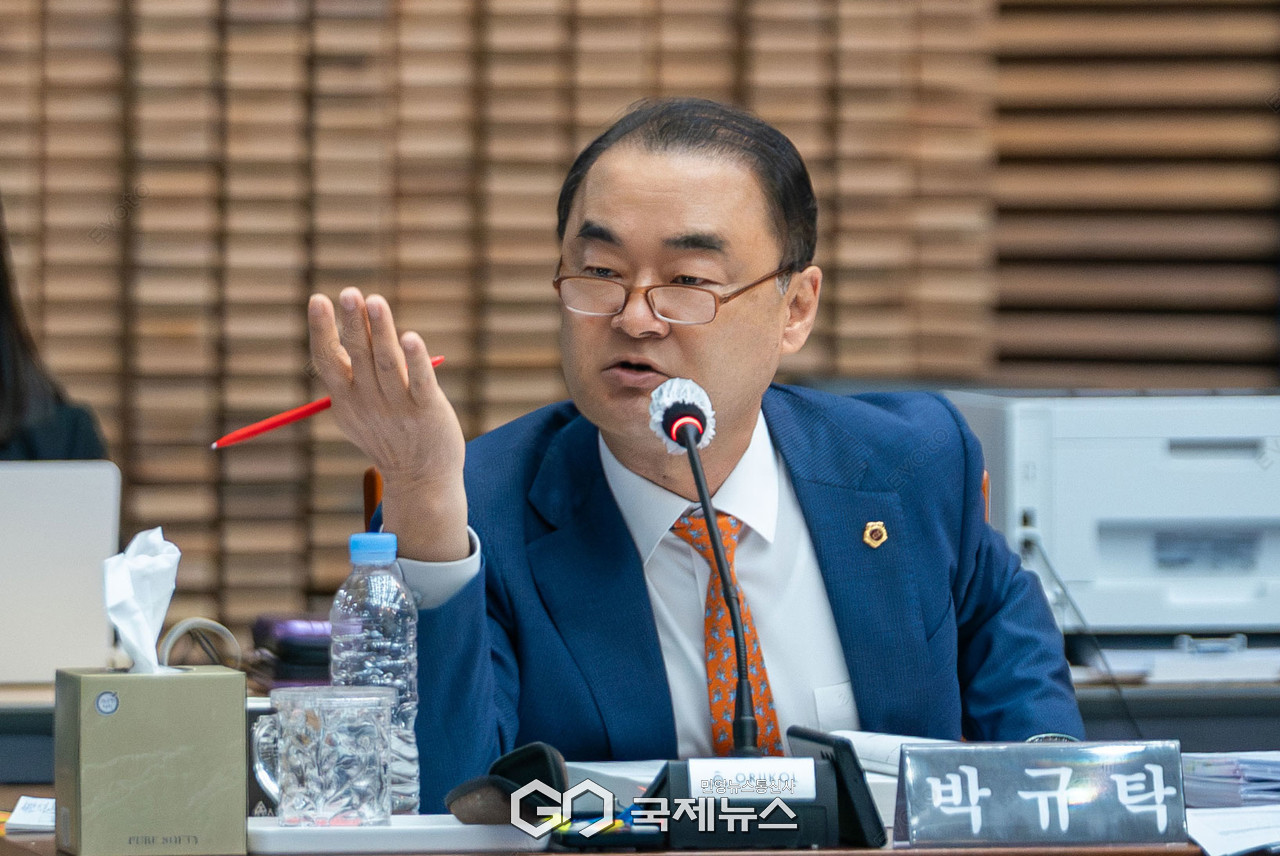 (사진=김진태 기자) 박규탁 위원, 행정사무감사