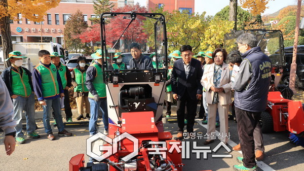 ▲ 과천시, 2025년 겨울철 대설 대비 현장 교육‧훈련 실시 [과천시제공]