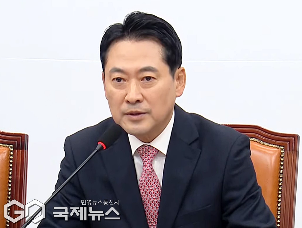 ▲장동혁 국민의힘 대표는 17일 오전 국회에서 최고위원회의를 주재하며 대장동 사건 항소 포기와 관련 모두발언을 하고 있다./사진=이용우 기자