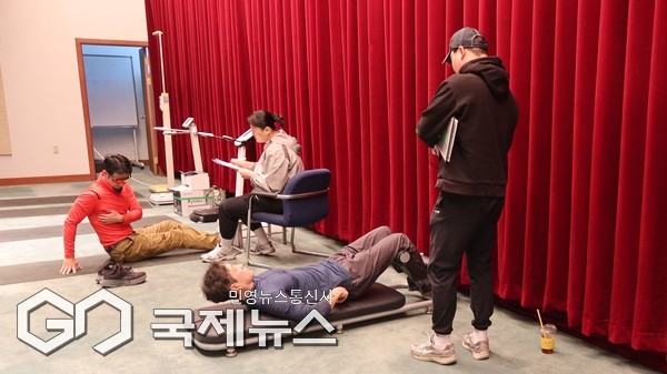 렛츠런파크 부산경남 임직원들이 건강한 일터 조성을 위한 체력측정을 실시하고 있다/제공=마사회 부경