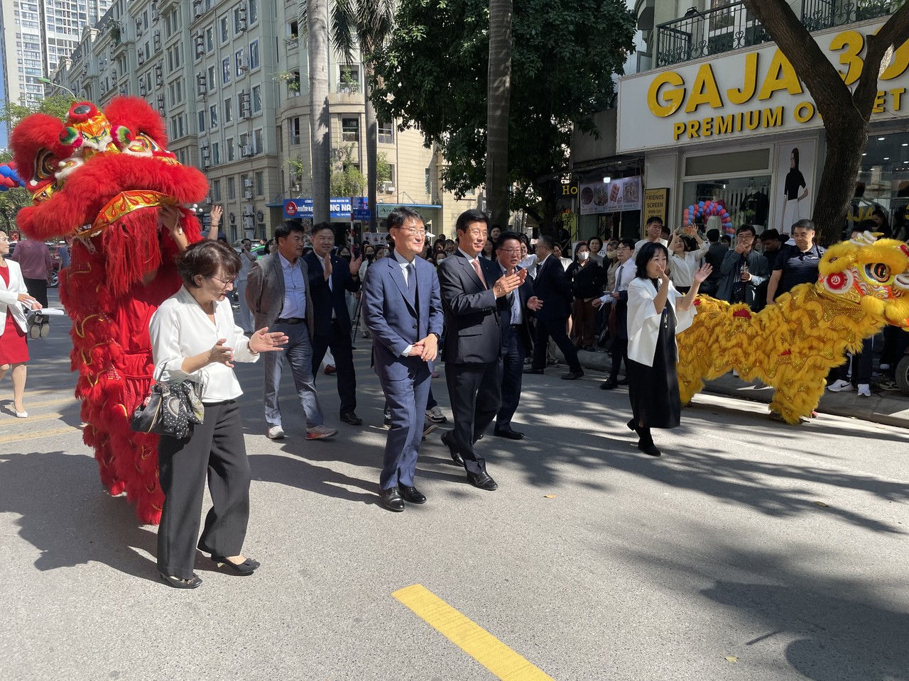 베트남 하노이 미딩(My Dinh) 거리 우정의 거리 축제’에 함께한 박범임 군수 (금산군)