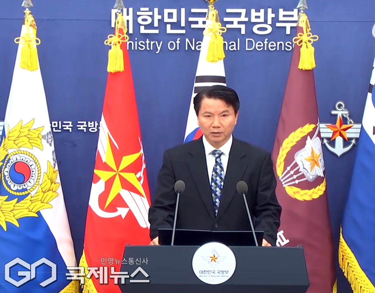 ▲김홍철 국방부 정책실장은 17일 오후 비무장지대 군사분계선 관련 회담 제안을 위한 담화를 발표하고 있다/e-브리핑