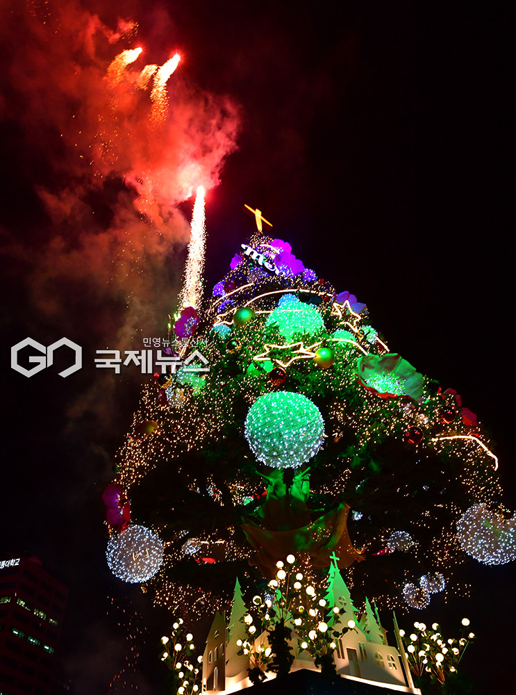 어두움 속에서도 꺼지지 않는 사랑과 회복의 빛/대한민국성탄축제, 트리점등식 (사진=안희영 기자)