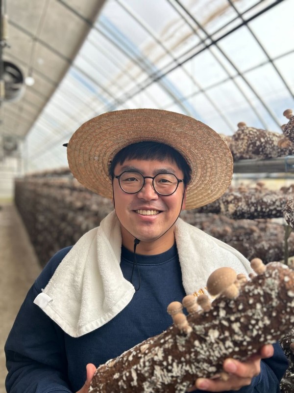 쿠팡, 경기 용인 군자농원의 윤용식 대표(사진=쿠팡)