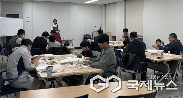 아빠와 오손도손 유아 프로그램 모습(사진=충주시)