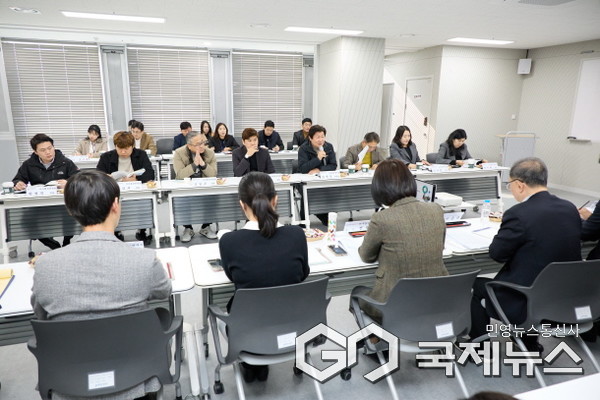 용인특례시의회 자치행정위원회, 2025년 행정사무감사 대비 주요 사업 현지 확인 (용인시정연구원)(사진=용인시의회)