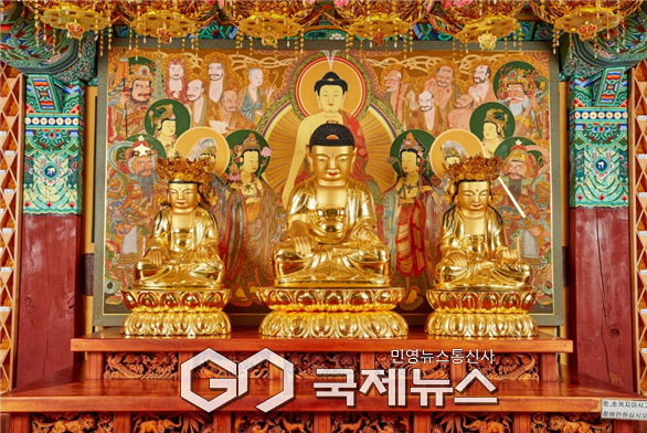 ▲삼척 신흥사 석조석가여래삼존좌상 사진=강원특별자치도