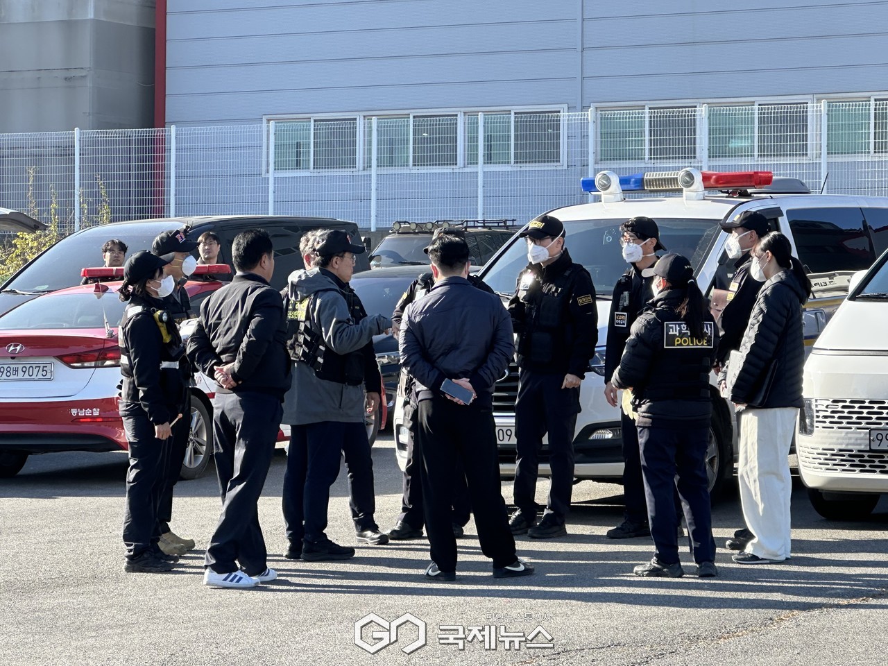 화재현장에는 경찰,소방에서 화재 감식에 들어갔다.(사진제공/국제뉴스 천안 이원철 부국장)