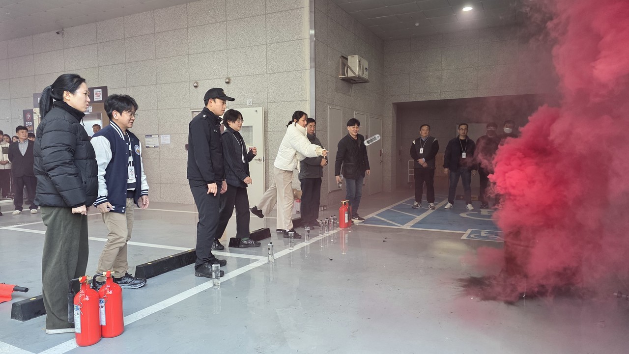 대전관광공사가 21일 오전 본관에서 동절기 화재 예방과 비상 대응 능력 강화를 위한 소방합동훈련을 실시했다. / 대전관광공사 제공