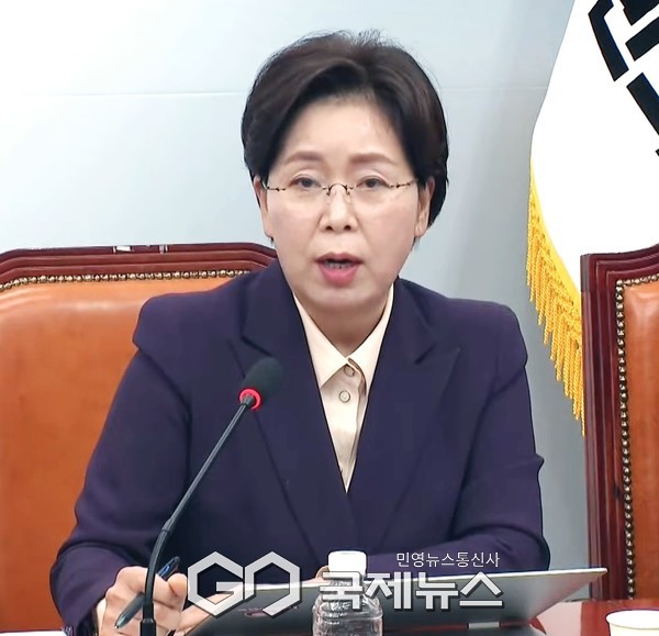 양향자 최고위원은 국민의힘 24일 최고위원회의에서 반도체 산업의 국가 전략적 중요성을 강조하며정부와 정치권의 초당적 대응을  촉구, “AI 패권 경쟁은 결국 메모리 반도체 경쟁”이라며 “세계가 한국의 메모리를 주목하고 있다”고 말했다 .  사진=고정화 기자