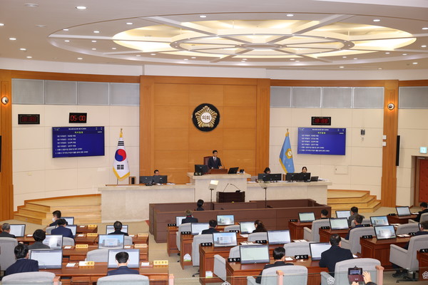  사진은 24일 오전 열린 포항시의회 제326회 임시회장 전경. (사진 = 포항시의회)