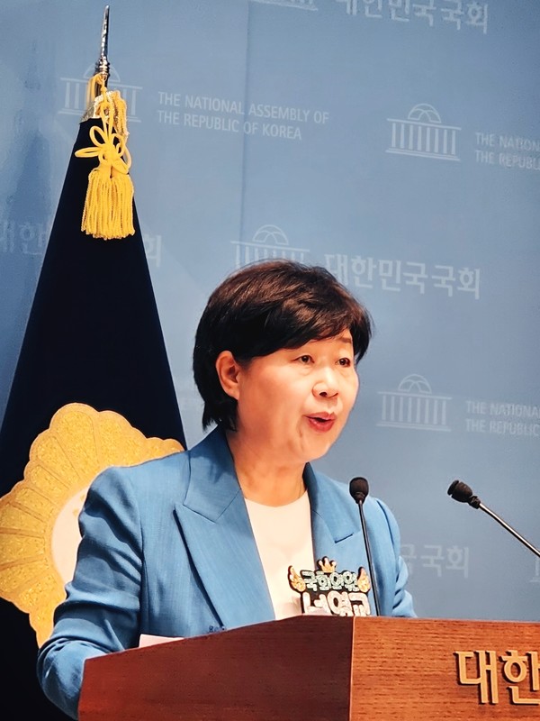 ▲서영교 의원은 25일 국회 소통관에서 기자회견을 열고 오세훈 서울시장과 명태균 씨 관련 여론조사 의혹에 대해 철저 조사 '촉구'    사진=고정화 기자