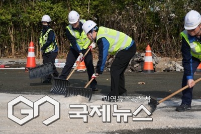 강설 대비 실전형 제설훈련 모습/제공=부산시설공단