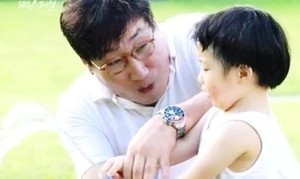 이영애, 남편 정호영과 정준선 결혼식 참석...<b>한국레이컴</b> 어떤 회사?