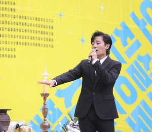 "여성팬 성<b>추행 사실무근</b>" <b>한지상</b>, 무분별 마녀사냥 법적대응