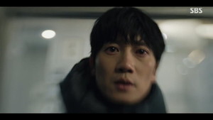 '<b>커넥션</b>' <b>지성</b>, <b>마약</b> 중독 후 혼절 엔딩...최고 시청률 8.4%