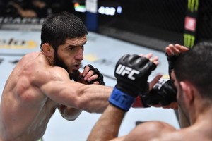 [UFC 302] 마카체프, <b>포이리에</b> 상대로 라이트급 3차 방어