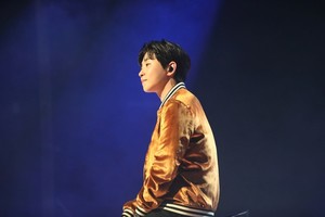 <b>딘딘</b>, 첫 번째 팬 <b>콘서트</b> 성료 "팬들과 함께 생일 보낼 수 있어 행복"