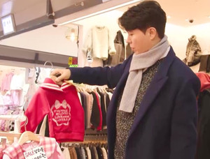 '<b>슈돌</b>' <b>박수홍</b>, 벌써 결혼 3주년? 딸 옷 쇼핑하다 '한도 초과'