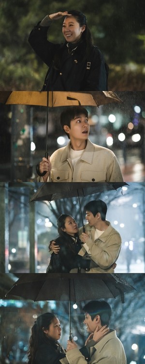 '<b>별들에게 물어봐</b>' <b>이민호</b>·<b>공효진</b> 빗속 데이트...로맨스 급물살