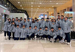 한국여자대학축구팀 홍상현 감독... "아이들 눈빛이 달라" 9일 덴소컵 한...