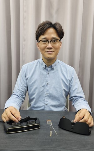 셀리코 김정석 대표 "시각장애인 희망의 등불 되겠다"...망막에 칩 '사물... - 뉴스 썸네일 이미지
