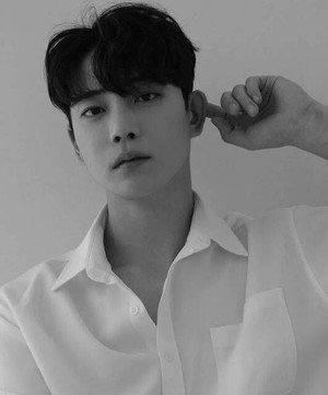 '다슈 모델' 故 <b>김종석</b> 유족, 사생활 <b>루머</b>에 "사실무근"