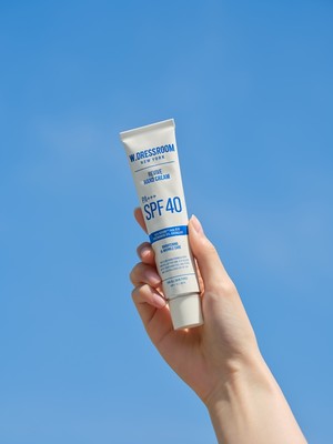 더블유드레스룸, 미백·자외선차단 기능 담은 '리바이브 핸드크림' 신제... - 뉴스 썸네일 이미지