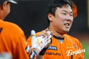 '패패패' <b>한화</b> 이글스 <b>안치홍</b> 1군 말소…황영묵·<b>김인환</b> 콜업