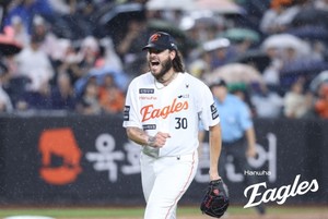 LG, 2년 만 정규시즌 우승...<b>한화이글스</b>, <b>역전패</b>로 2위 확정
