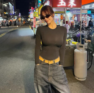 "이 정도였어?" 글래머 자태 뽐낸 트와이스 모모 - 뉴스 썸네일 이미지