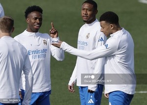 챔피언스리그 훈련 장면 보도 이미지