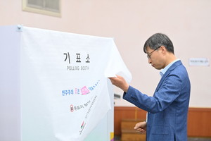 하남시 부시장, 신장2동 투표소 준비 점검...유권자 편의 강조 - 뉴스 썸네일 이미지