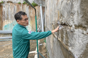 [포토] <b>이기재</b> <b>양천구청장</b>, 신월동 안전점검