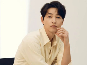 송중기·박지현, '재벌집' 이후 4년 만의 재회…새 드라마 '러브 클라우...