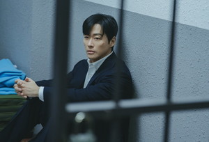 남궁민, 수술복 차림으로 수갑 연행… '<b>결혼의 완성</b>' 2막 열릴 반전은?