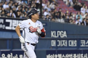 두산, 한화 9-6 제압… <b>양의지</b> 3점포·최민석 10승 달성