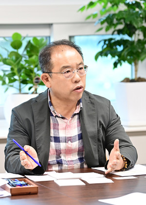 우성진 동구청장, 소상공인 12억 추가 지원...최대 3천만원 보증·2% 이자... - 뉴스 썸네일 이미지