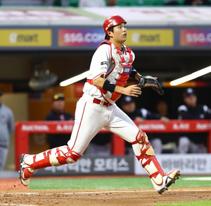 [속보] '<b>조형우</b>, 홍콩전서 <b>만루 홈런</b> 폭발…그랜드슬램 '쾅'