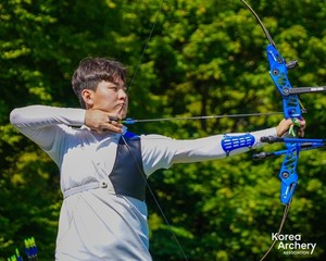 '효자 종목' <b>양궁</b> <b>김제덕</b> <b>16강</b> 충격 <b>탈락</b>