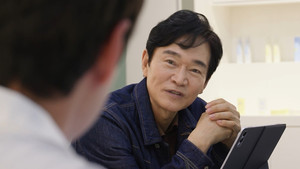 '살림남2' <b>정보석</b>, <b>화장품</b> 회사 <b>CEO</b>됐다...훈남 아들 공개