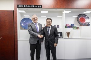 남원서 타지키스탄 대사 부부 초청...전통문화·미식관광 알렸다 - 뉴스 썸네일 이미지
