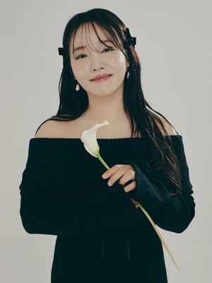가수 <b>윤하</b>, 14년 동행 <b>C9엔터</b>와 전속계약 해지… "<b>정산금</b> 미지급 <b>소송</b>"